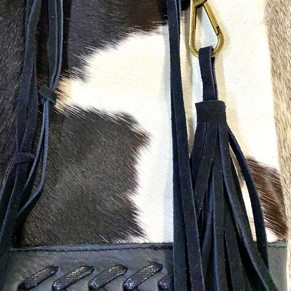 Genuine Leather Black&White Cowhide shoulder Bag - Picture 3 of 14